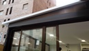Cerramiento aluminio con techo panel